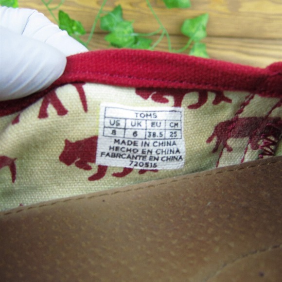 TOMS Women Flat Shoes Red Fabric Slip On Size 8 Medium - Picture 7 of 10